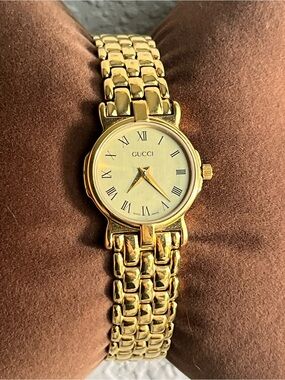 Gucci 3400L 18K Gold Plated Women's Watch.